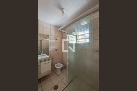 Banheiro da suíte de casa para alugar com 2 quartos, 90m² em Cambuci, São Paulo