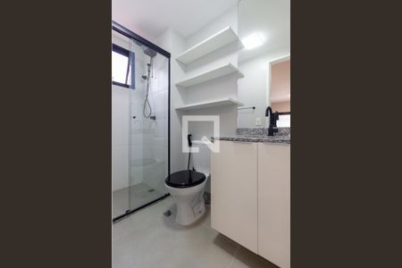 Banheiro de kitnet/studio para alugar com 1 quarto, 26m² em Consolação, São Paulo