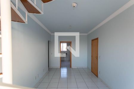 Sala de apartamento à venda com 3 quartos, 200m² em Heliópolis, Belo Horizonte