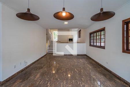 Sala de casa de condomínio para alugar com 4 quartos, 360m² em Alphaville, Santana de Parnaíba