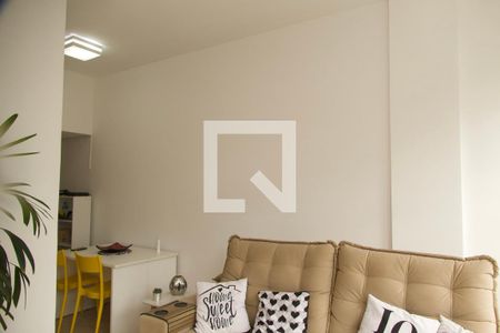 Sala de apartamento à venda com 2 quartos, 53m² em Leblon, Rio de Janeiro