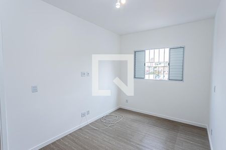 Quarto 2 de casa para alugar com 2 quartos, 55m² em Vila São Vicente, São Paulo