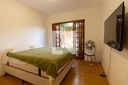Quarto 1 de casa à venda com 4 quartos, 300m² em Vila Pirajussara, São Paulo