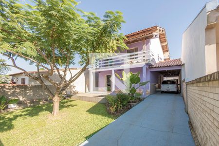 Casa à venda com 243m², 4 quartos e 4 vagas Casa à venda com 243m², 4 quartos e 4 vagasGaragem