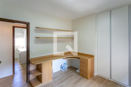 Quarto 1 de apartamento para alugar com 3 quartos, 120m² em Santo Antônio, Belo Horizonte