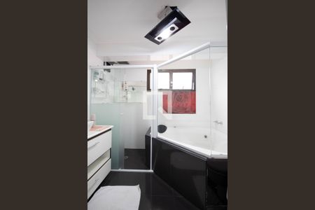 Apartamento à venda com 160m², 3 quartos e 2 vagas Apartamento à venda com 160m², 3 quartos e 2 vagasBanheiro da Suíte