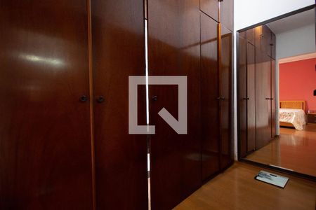 Apartamento à venda com 160m², 3 quartos e 2 vagas Apartamento à venda com 160m², 3 quartos e 2 vagasCloset