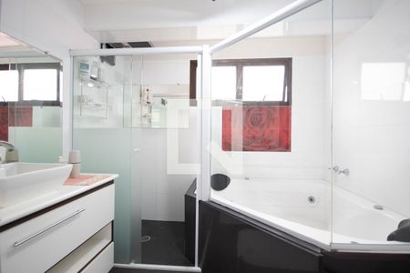 Apartamento à venda com 160m², 3 quartos e 2 vagas Apartamento à venda com 160m², 3 quartos e 2 vagasBanheiro da Suíte