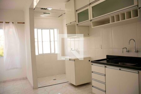 Sala e cozinha de casa de condomínio para alugar com 2 quartos, 56m² em Cidade Naútica, São Vicente