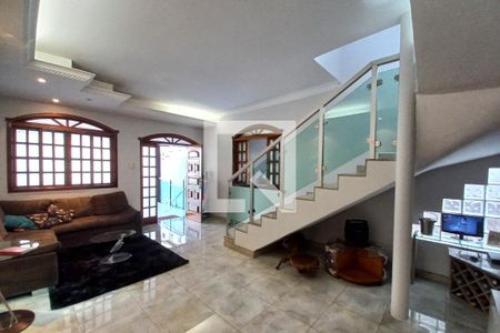Sala de casa à venda com 3 quartos, 234m² em Serrano, Belo Horizonte