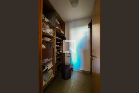 Apartamento à venda com 139m², 3 quartos e 2 vagas Apartamento à venda com 139m², 3 quartos e 2 vagasSuíte