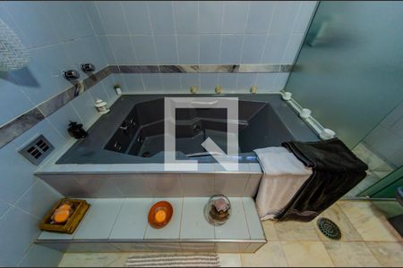 Casa para alugar com 500m², 6 quartos e 4 vagas Casa para alugar com 500m², 6 quartos e 4 vagasBanheiro da Suíte 1