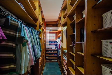 Casa para alugar com 500m², 6 quartos e 4 vagas Casa para alugar com 500m², 6 quartos e 4 vagasCloset da suíte 1