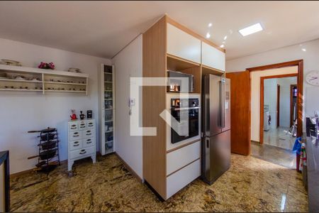 Casa para alugar com 500m², 6 quartos e 4 vagas Casa para alugar com 500m², 6 quartos e 4 vagasCozinha