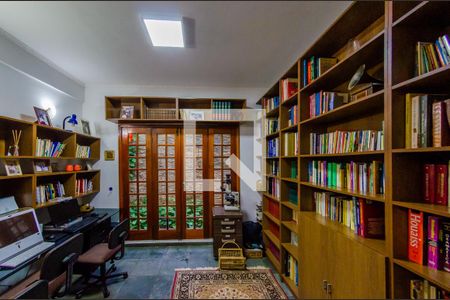 Casa para alugar com 500m², 6 quartos e 4 vagas Casa para alugar com 500m², 6 quartos e 4 vagasEscritório