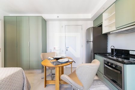 Cozinha de apartamento para alugar com 1 quarto, 25m² em Mirandópolis, São Paulo