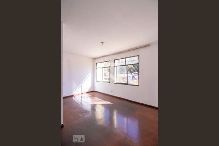 Sala de apartamento à venda com 3 quartos, 75m² em Sagrada Família, Belo Horizonte