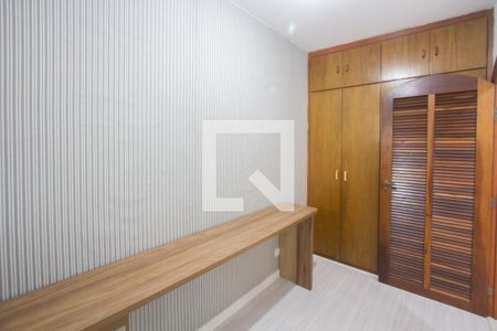 Quarto 1 de casa para alugar com 3 quartos, 120m² em Vila Congonhas, São Paulo