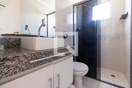 Banheiro social de apartamento à venda com 3 quartos, 120m² em Pinheiros, São Paulo