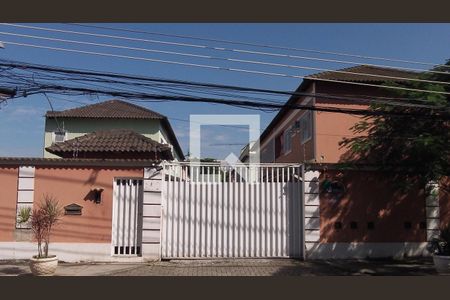 Fachada de casa à venda com 3 quartos, 100m² em Pechincha, Rio de Janeiro