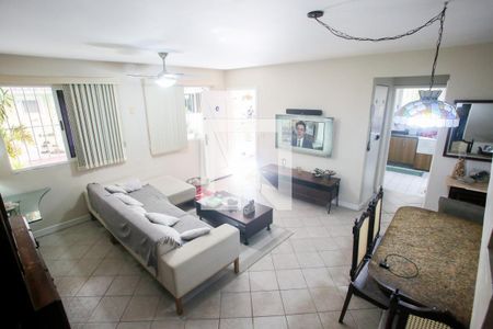 Sala de casa à venda com 3 quartos, 100m² em Pechincha, Rio de Janeiro