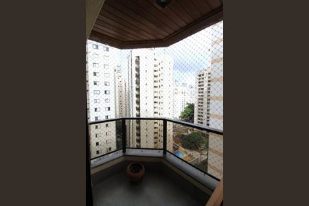 Varanda de apartamento para alugar com 2 quartos, 80m² em Vila Nova Conceição, São Paulo
