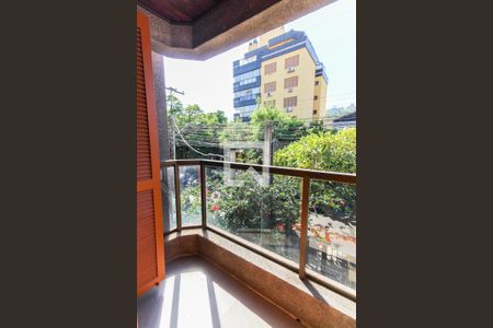 Sacada da sala de apartamento para alugar com 1 quarto, 61m² em Rio Branco, Porto Alegre