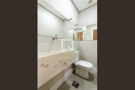 Lavabo de casa de condomínio para alugar com 3 quartos, 180m² em Ponta da Praia, Santos