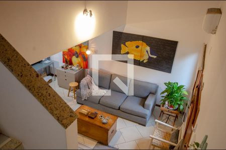 Sala de casa de condomínio à venda com 2 quartos, 65m² em Vila Conceição, Porto Alegre