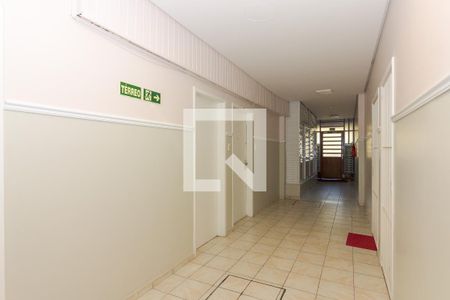 Hall de entrada de apartamento à venda com 1 quarto, 44m² em Petrópolis, Porto Alegre