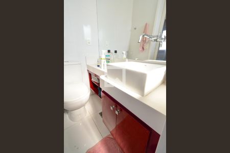 Apartamento à venda com 68m², 2 quartos e 1 vaga Apartamento à venda com 68m², 2 quartos e 1 vagaBanheiro da Suíte