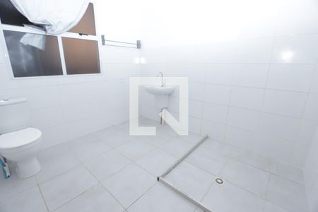 Banheiro de apartamento para alugar com 1 quarto, 42m² em Parque Santa Rosa, Suzano