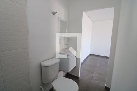 Banheiro de casa de condomínio para alugar com 1 quarto, 36m² em Vila Celeste, São Paulo