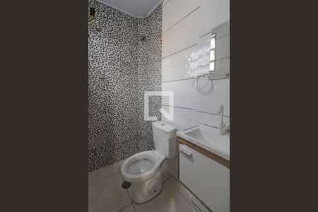 Banheiro de casa para alugar com 1 quarto, 60m² em Vila Sabrina, São Paulo
