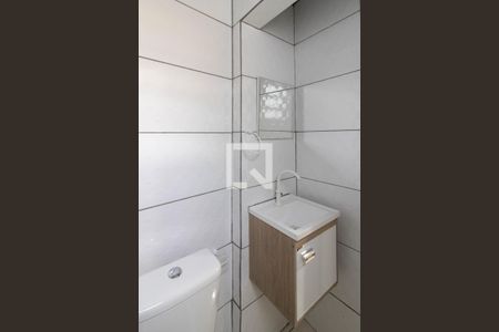 Banheiro de casa para alugar com 1 quarto, 38m² em Vila Sabrina, São Paulo