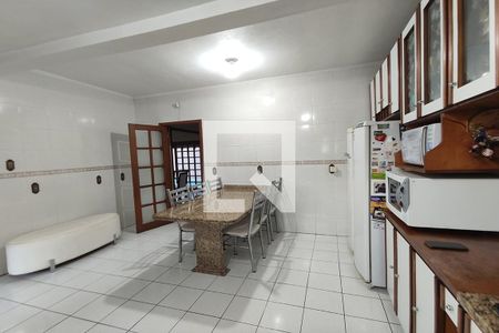Casa para alugar com 284m², 3 quartos e 5 vagas Casa para alugar com 284m², 3 quartos e 5 vagasCozinha