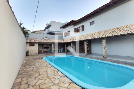 Casa para alugar com 284m², 3 quartos e 5 vagas Casa para alugar com 284m², 3 quartos e 5 vagasArea esterna - Picina