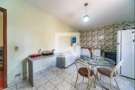 Casa para alugar com 280m², 4 quartos e 2 vagas Casa para alugar com 280m², 4 quartos e 2 vagasCozinha