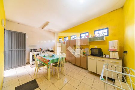 Casa para alugar com 280m², 4 quartos e 2 vagas Casa para alugar com 280m², 4 quartos e 2 vagasCozinha da Casa 2