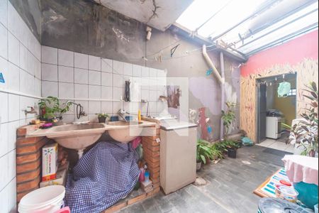 Casa para alugar com 280m², 4 quartos e 2 vagas Casa para alugar com 280m², 4 quartos e 2 vagasQuintal e área de Serviço da casa2