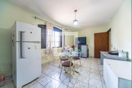 Casa para alugar com 280m², 4 quartos e 2 vagas Casa para alugar com 280m², 4 quartos e 2 vagasCozinha