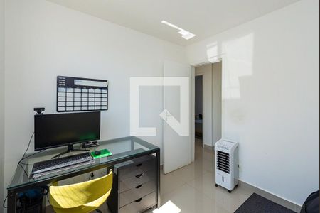 Quarto 1 - Mesa de Escritório de apartamento para alugar com 3 quartos, 80m² em Castelo, Belo Horizonte