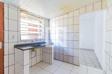 Cozinha de casa para alugar com 1 quarto, 27m² em Jardim dos Lagos, São Paulo