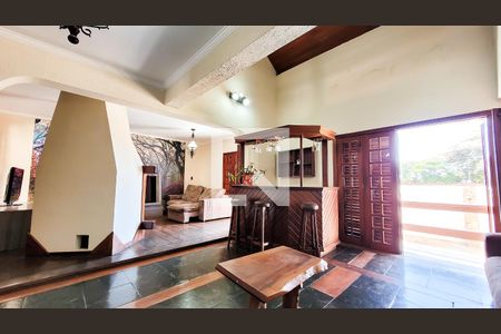 Sala de casa para alugar com 4 quartos, 498m² em Jardim Presidente Wenceslau, Campinas