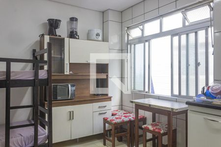 Cozinha de kitnet/studio para alugar com 1 quarto, 35m² em Mirim, Praia Grande