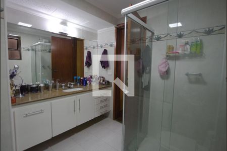 Apartamento à venda com 185m², 3 quartos e 4 vagas Apartamento à venda com 185m², 3 quartos e 4 vagasQuarto 2 - Suíte