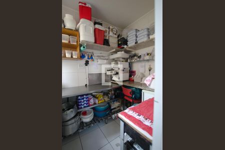 Apartamento à venda com 185m², 3 quartos e 4 vagas Apartamento à venda com 185m², 3 quartos e 4 vagasQuarto de Serviço