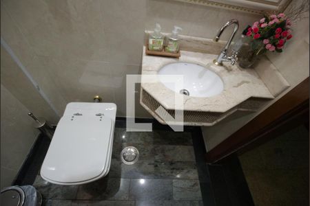 Apartamento à venda com 185m², 3 quartos e 4 vagas Apartamento à venda com 185m², 3 quartos e 4 vagasLavabo