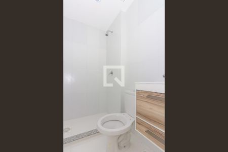 Banheiro da Suíte de apartamento à venda com 2 quartos, 51m² em Jardim Floresta, Porto Alegre