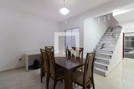 Sala de Jantar de casa à venda com 3 quartos, 200m² em Jardim Dinorah, São Paulo